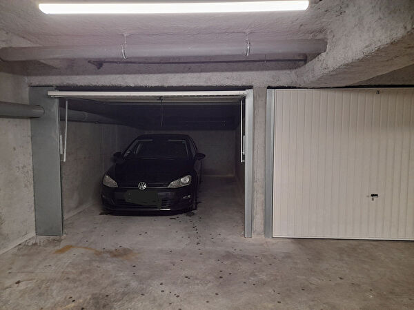 Vente garage-parking à Venissieux (69200)