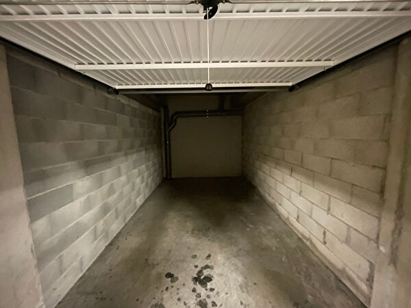 Vente garage-parking à Venissieux (69200)