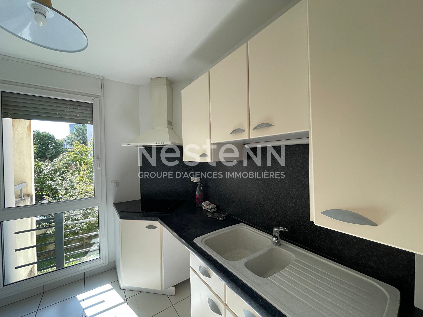 Appartement MEUBLE- 1 chambre - balcon - garage - monplaisir / sans souci