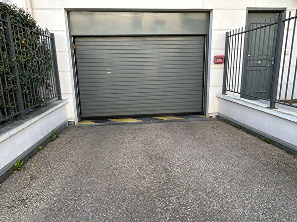 Vente garage-parking à Bourg la reine (92340)