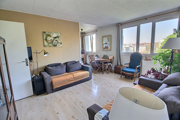 Vente par agence immobiliere à Montreuil (93100)