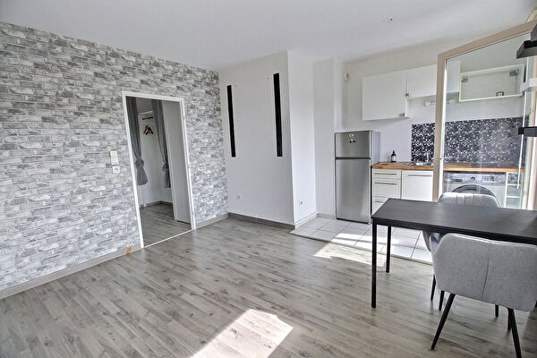 Vente par agence immobiliere à Dijon (21000)