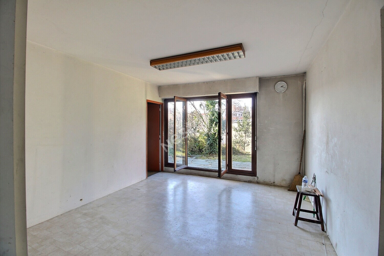 BAGNOLET, ENTRE LES METROS GALLIENI ET SERGE GAINSBOURG, AU CALME, MAISON FAMILIALE SUR 2 NIVEAUX AVEC GARAGE ET JARDIN