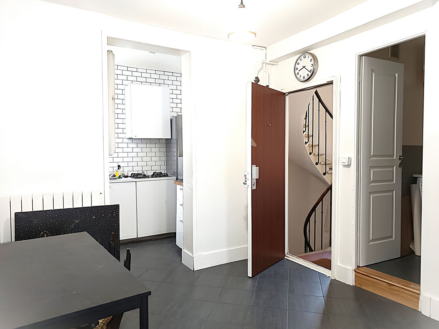 Appartement Meublé  31 m2  -  Bas Montreuil -Métro 9