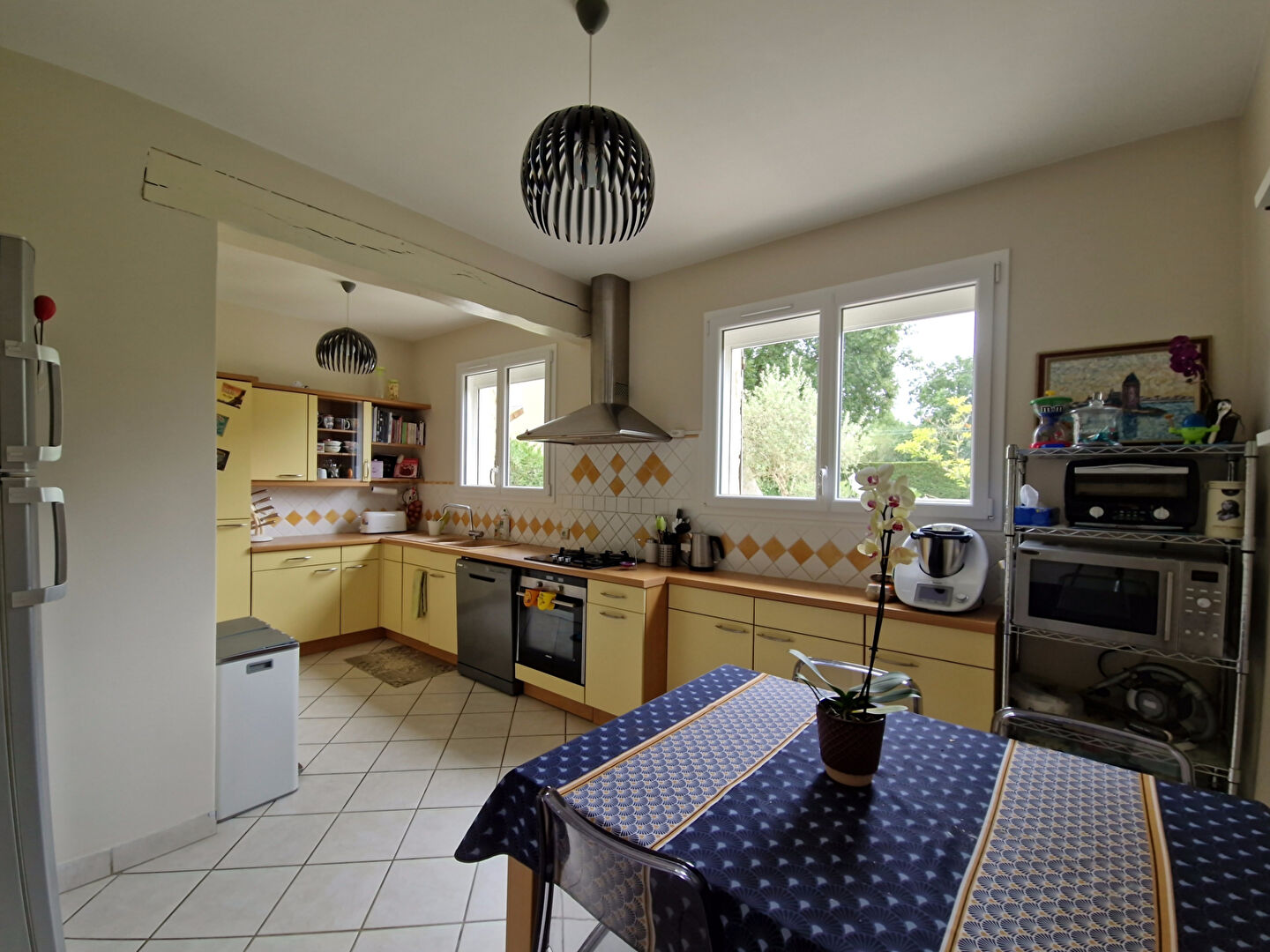 Magnifique Maison 7 pièces en parfait état avec jardin paysagé sans vis à vis d'environ 1282 m2 sur ponthierry, proche gare, écoles et promenades