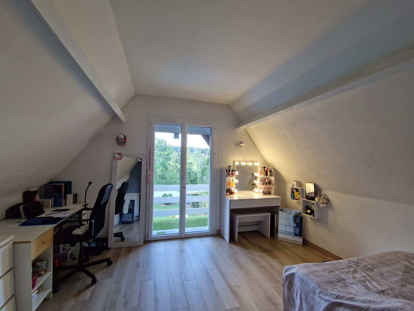 Magnifique Maison 7 pièces en parfait état avec jardin paysagé sans vis à vis d'environ 1282 m2 sur ponthierry, proche gare, écoles et promenades