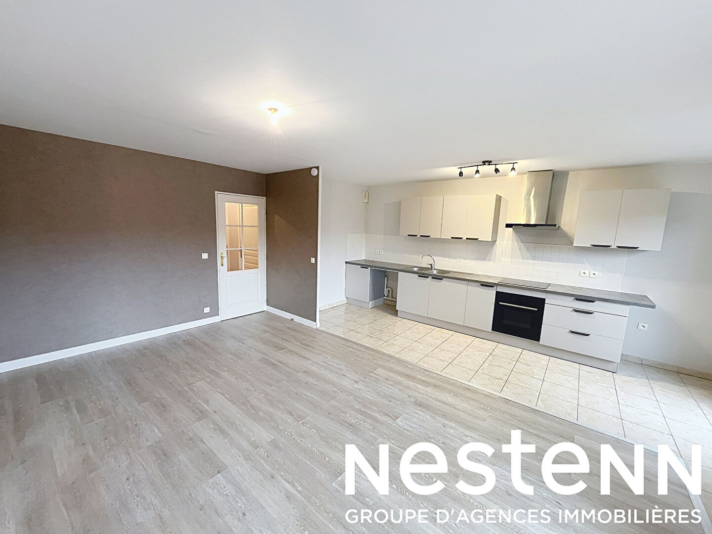 Appartement sur Ponthierry 2 pièces de 55 m2 sans travaux avec balcon et place de parking, très beau volume