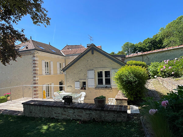 Vente par agence immobiliere à Troyes (10000)