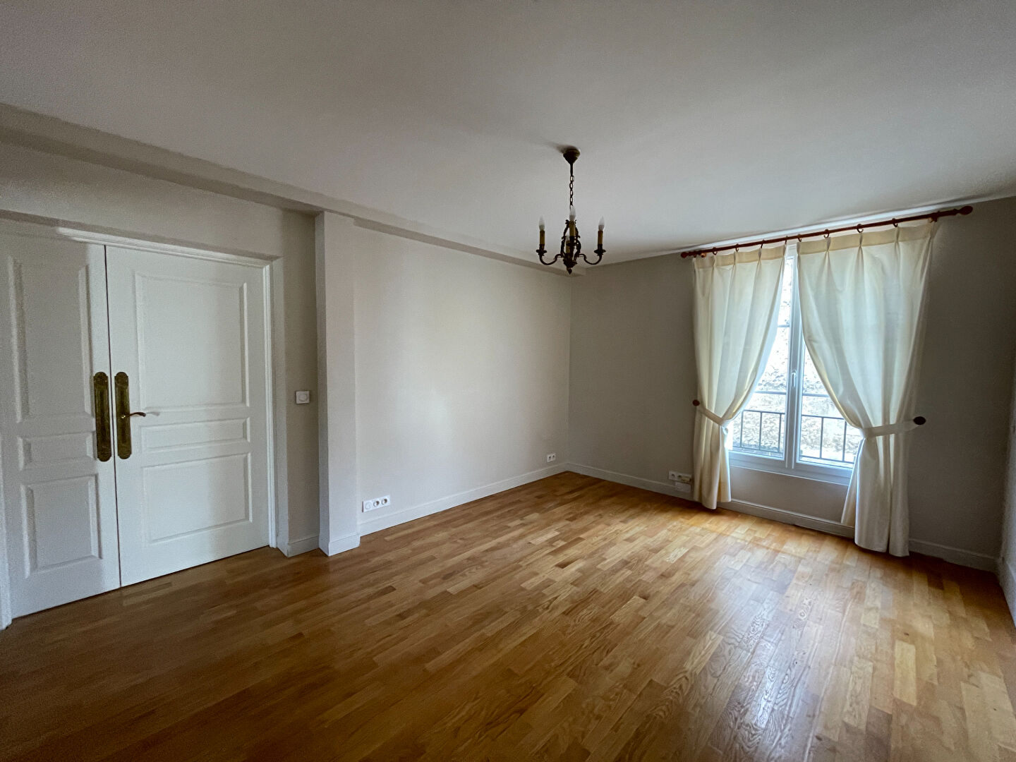 Appartement de standing ascenseur privatif Provins hyper centre 190 m² + 2 garages