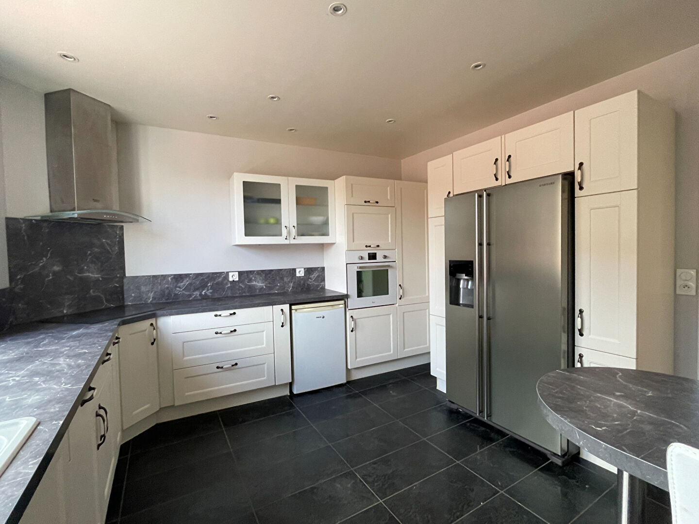 Appartement de standing ascenseur privatif Provins hyper centre 190 m² + 2 garages