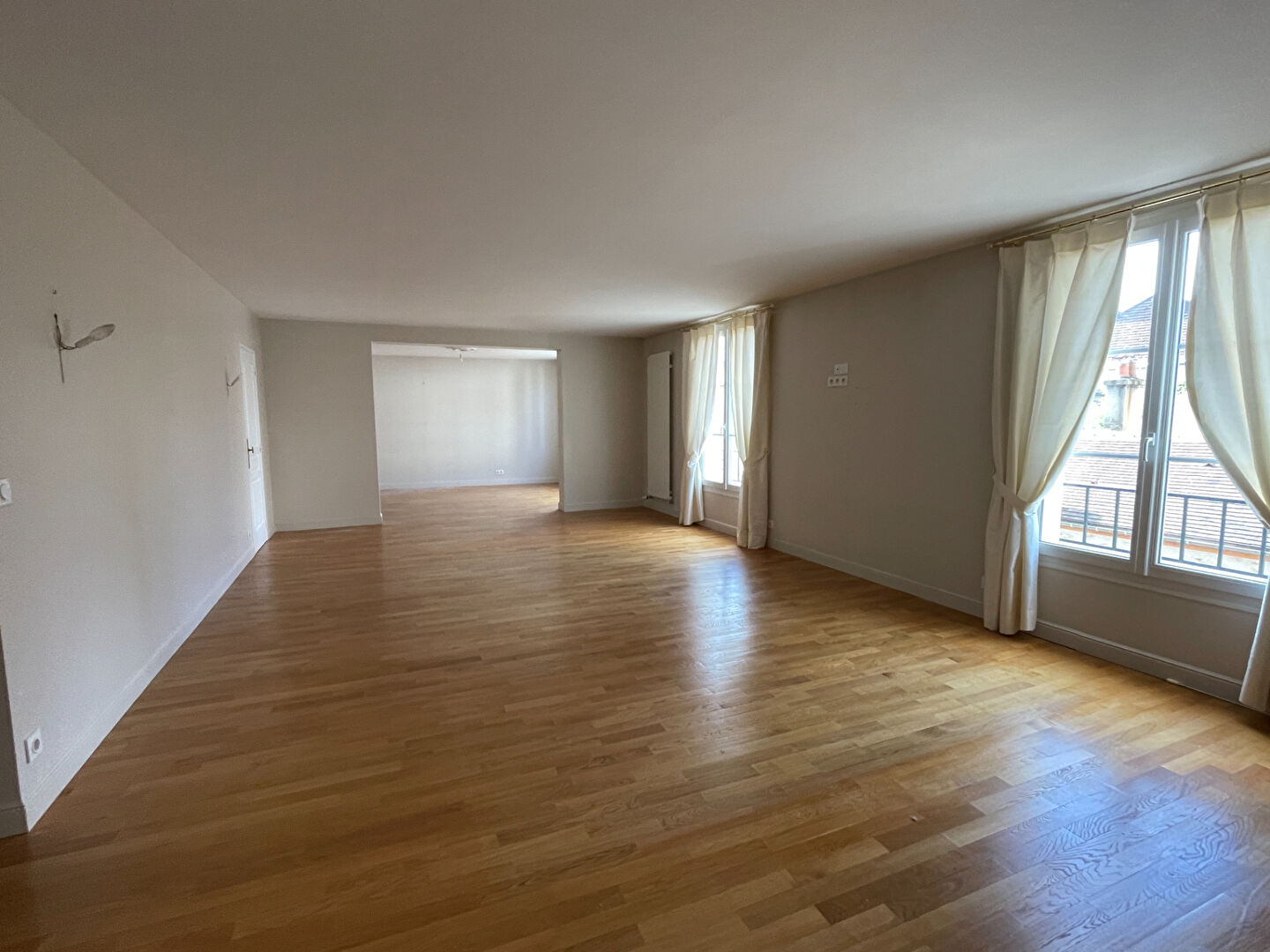 Appartement de standing ascenseur privatif Provins hyper centre 190 m² + 2 garages