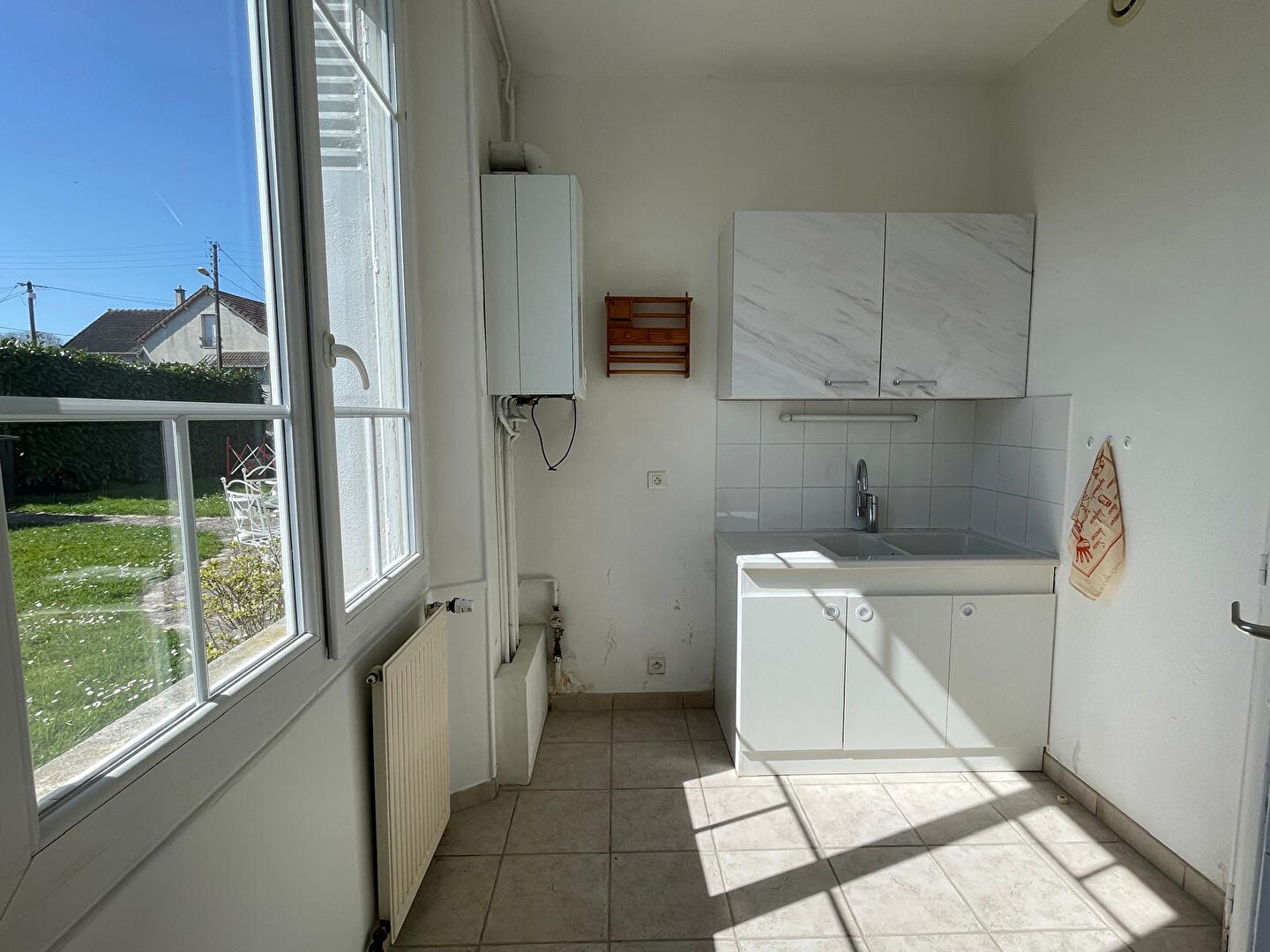 Appartement avec jardin privatif  dans  Provins 2 pièces avec gare à pieds  Paris est !