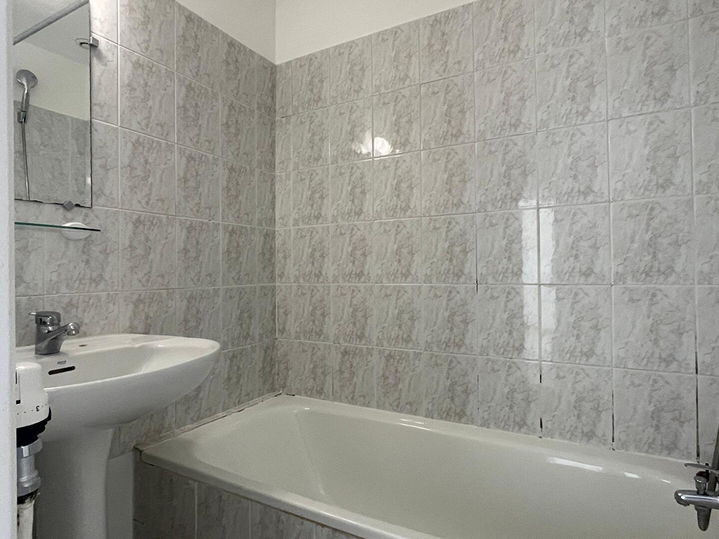 Appartement avec jardin privatif  dans  Provins 2 pièces avec gare à pieds  Paris est !
