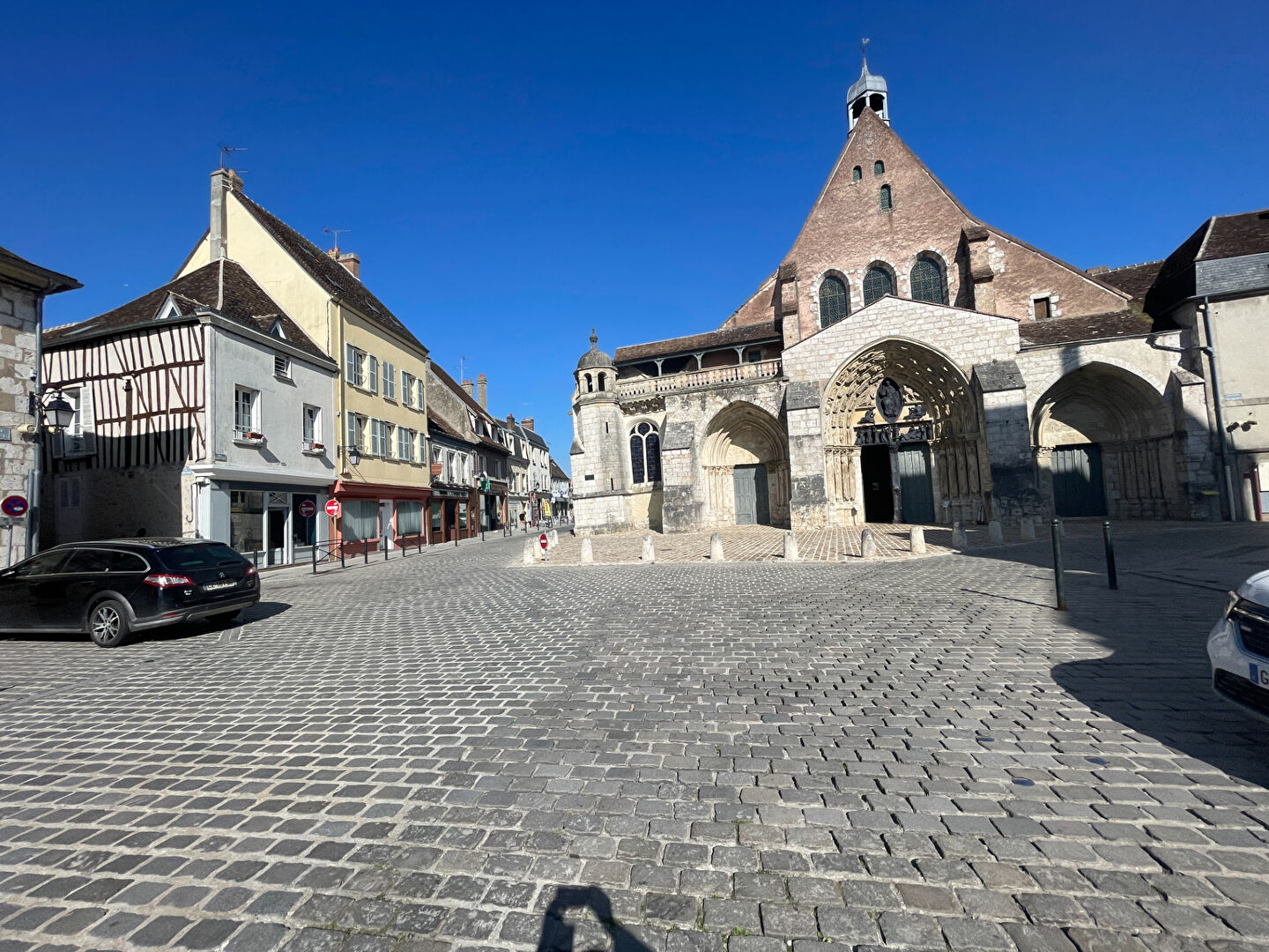 Appartement avec jardin privatif  dans  Provins 2 pièces avec gare à pieds  Paris est !