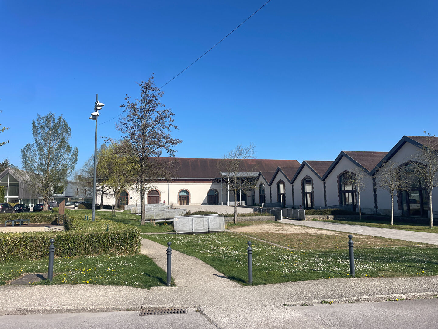 Appartement avec jardin privatif  dans  Provins 2 pièces avec gare à pieds  Paris est !