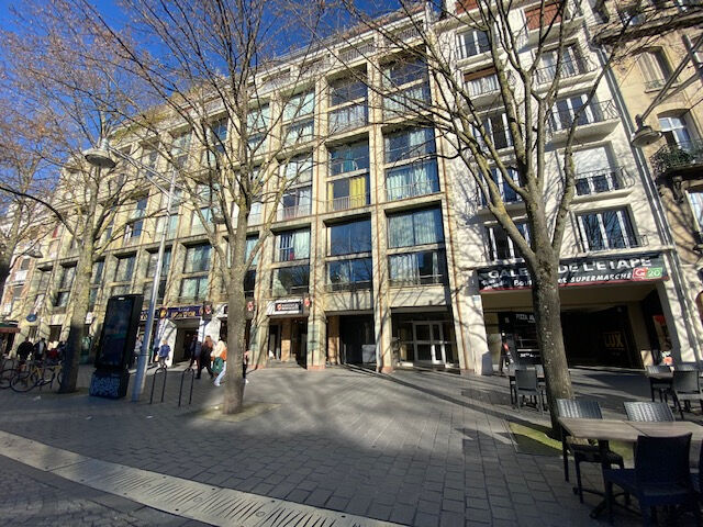 REIMS HYPER-CENTRE - TYPE 2 EN DUPLEX - CAVE ET GARAGE
