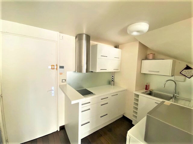 REIMS HYPER-CENTRE - TYPE 2 EN DUPLEX - CAVE ET GARAGE