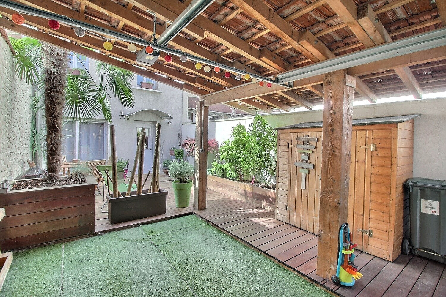 MAISON DE VILLE REIMS AVEC GARAGE - TYPE 4 + COUR AVEC TERRASSE