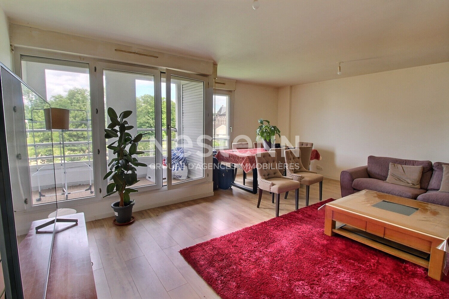 REIMS APPARTEMENT DE TYPE 4 AVEC BALCON ET GARAGE