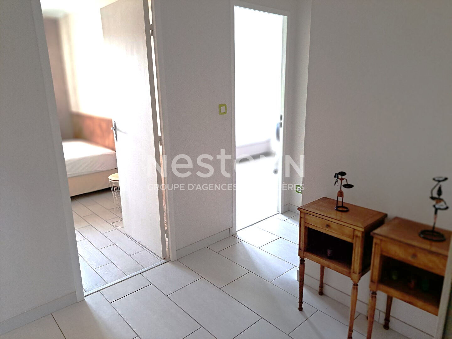 T4 MEUBLE AVEC BALCON - SECTEUR ST ANNE COURLANCY