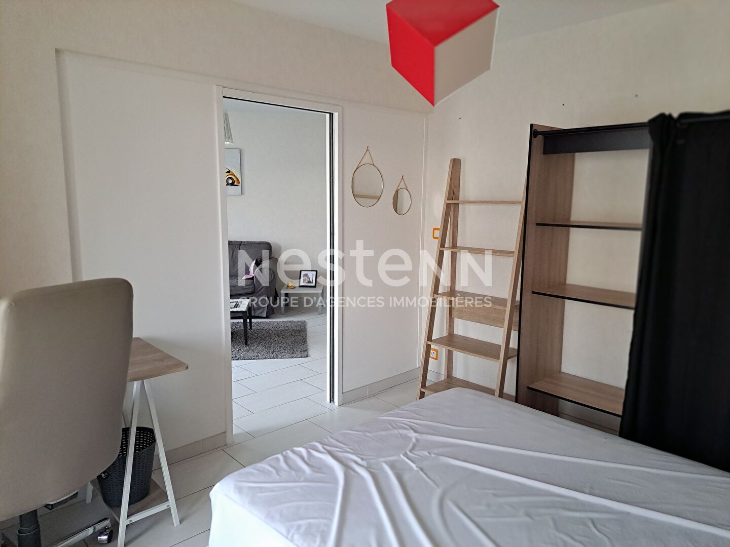 T4 MEUBLE AVEC BALCON - SECTEUR ST ANNE COURLANCY
