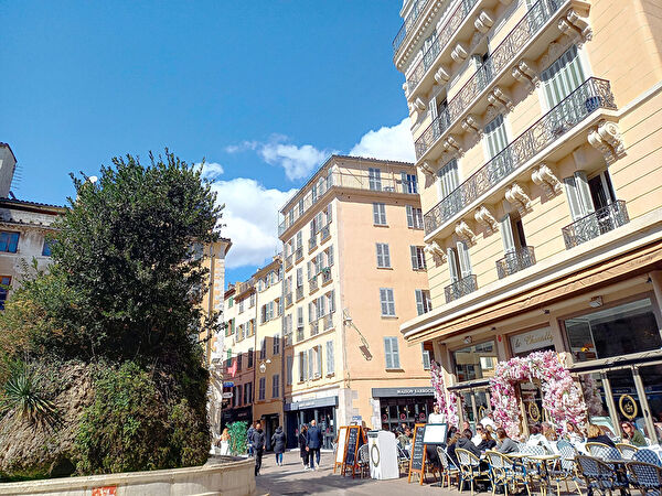 Vente par agence immobiliere à Toulon (83000)