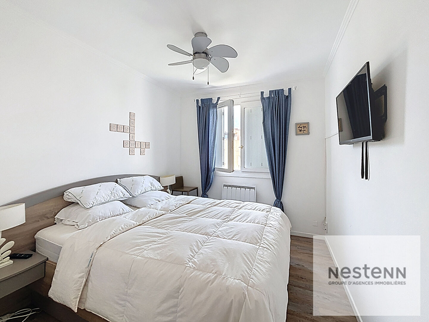 Appartement Bandol de  2 pièces de 49.80 m² avec vue mer  en dernier étage avecc parking privé