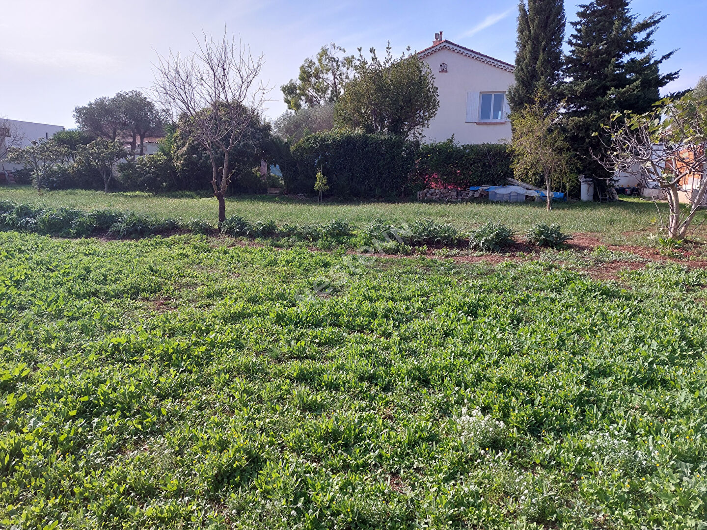 Maison en 2 appartements La Seyne Sur de 6  pièces d'environ 135 m² avec garage sur un terrain de 2264 m2