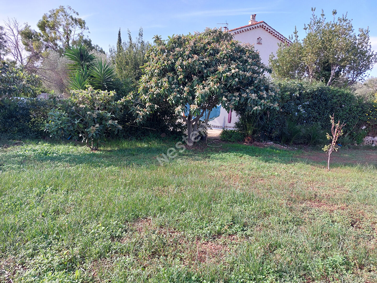 Maison en 2 appartements La Seyne Sur de 6  pièces d'environ 135 m² avec garage sur un terrain de 2264 m2