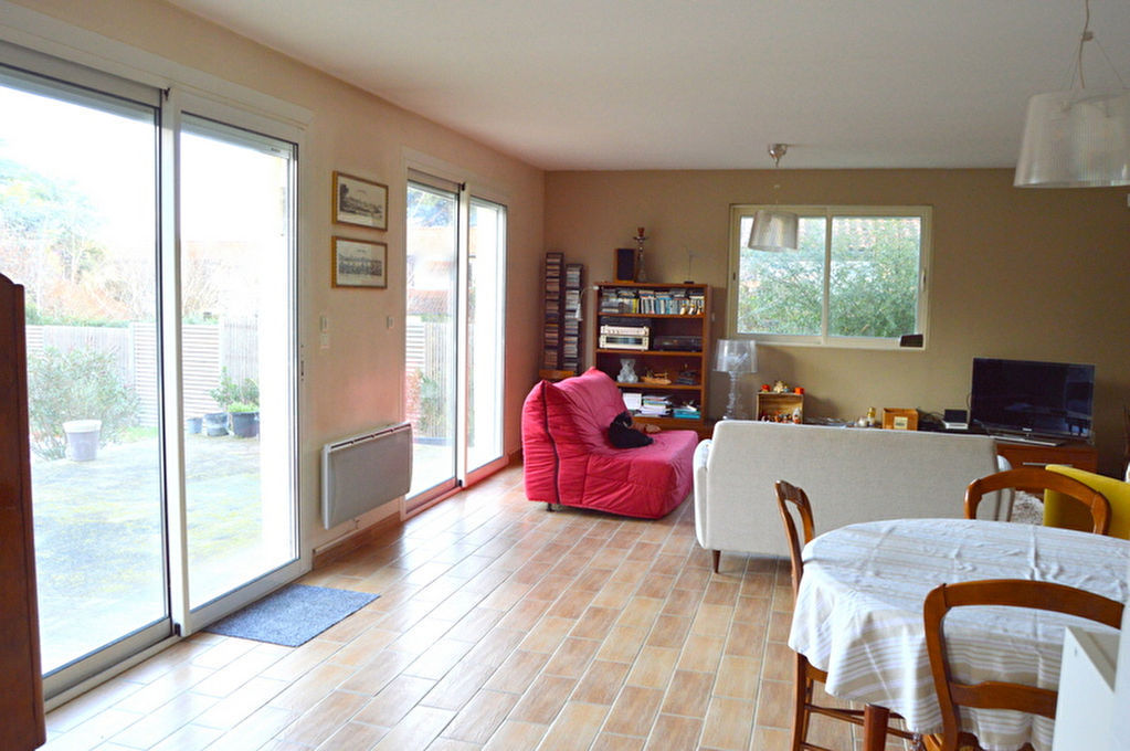 Auzeville Tolosane 31320  Maison T7 de 200 m2, terrain 916 m²- piscine, garage