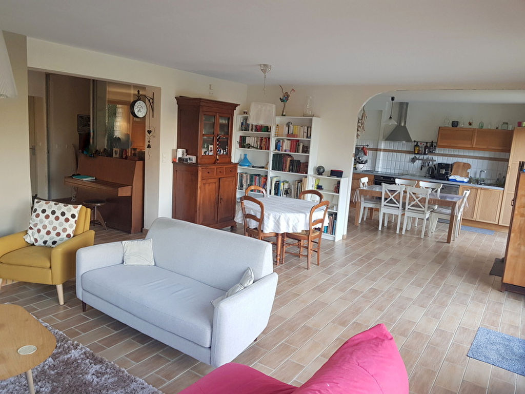 Auzeville Tolosane 31320  Maison T7 de 200 m2, terrain 916 m²- piscine, garage