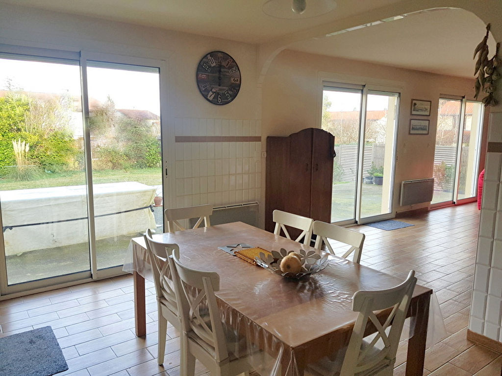 Auzeville Tolosane 31320  Maison T7 de 200 m2, terrain 916 m²- piscine, garage