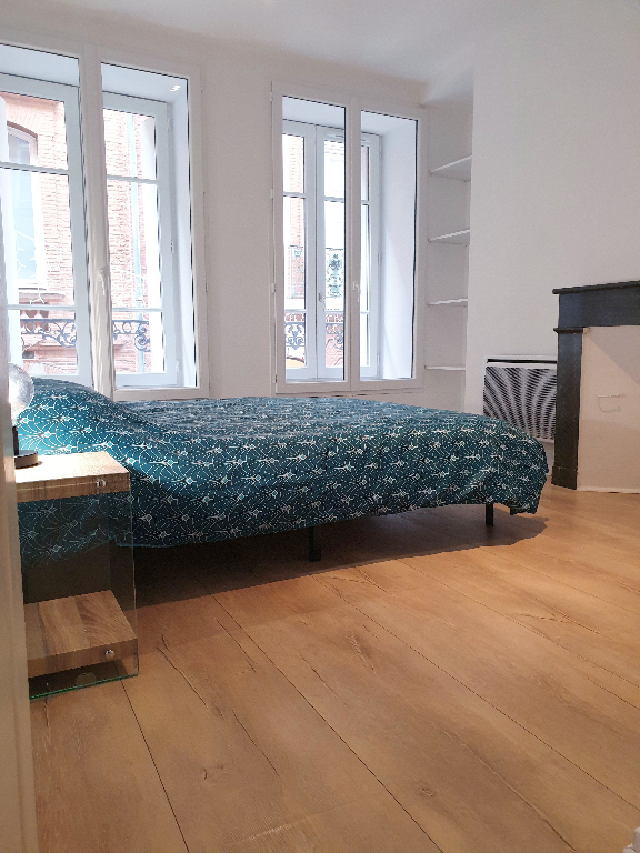 Toulouse 31000 PLEIN CENTRE VILLE  Rue Saint Rome T3 traversant Capitole, 70.84m2 avec terrasse privative de 15m².
