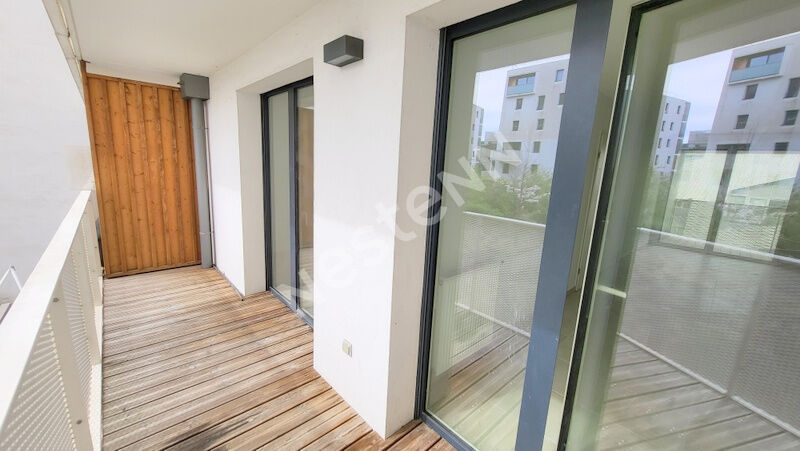 Appartement Toulouse  T3 67.70 m2 avec 2 terrasses et une place de parking au pied du métro Borderouge.