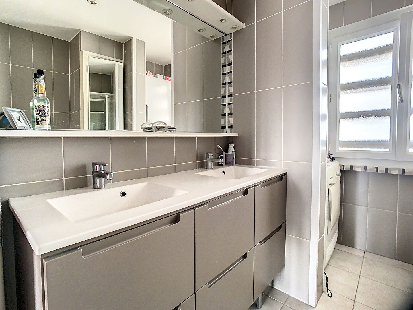 VALENCE CENTRE - charmant T4  de 106 m² rénové lumineux 3 balcons