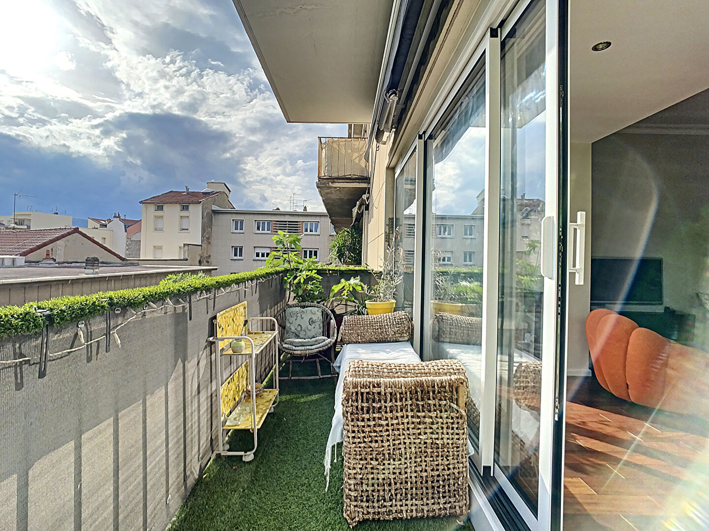 VALENCE CENTRE - charmant T4  de 106 m² rénové lumineux 3 balcons