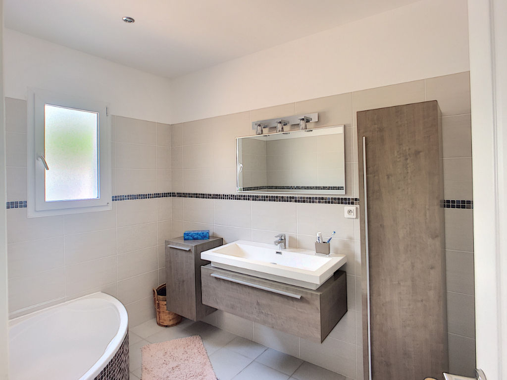 Maison récente plaine de Péri 4 pièces 125.35 m² + piscine