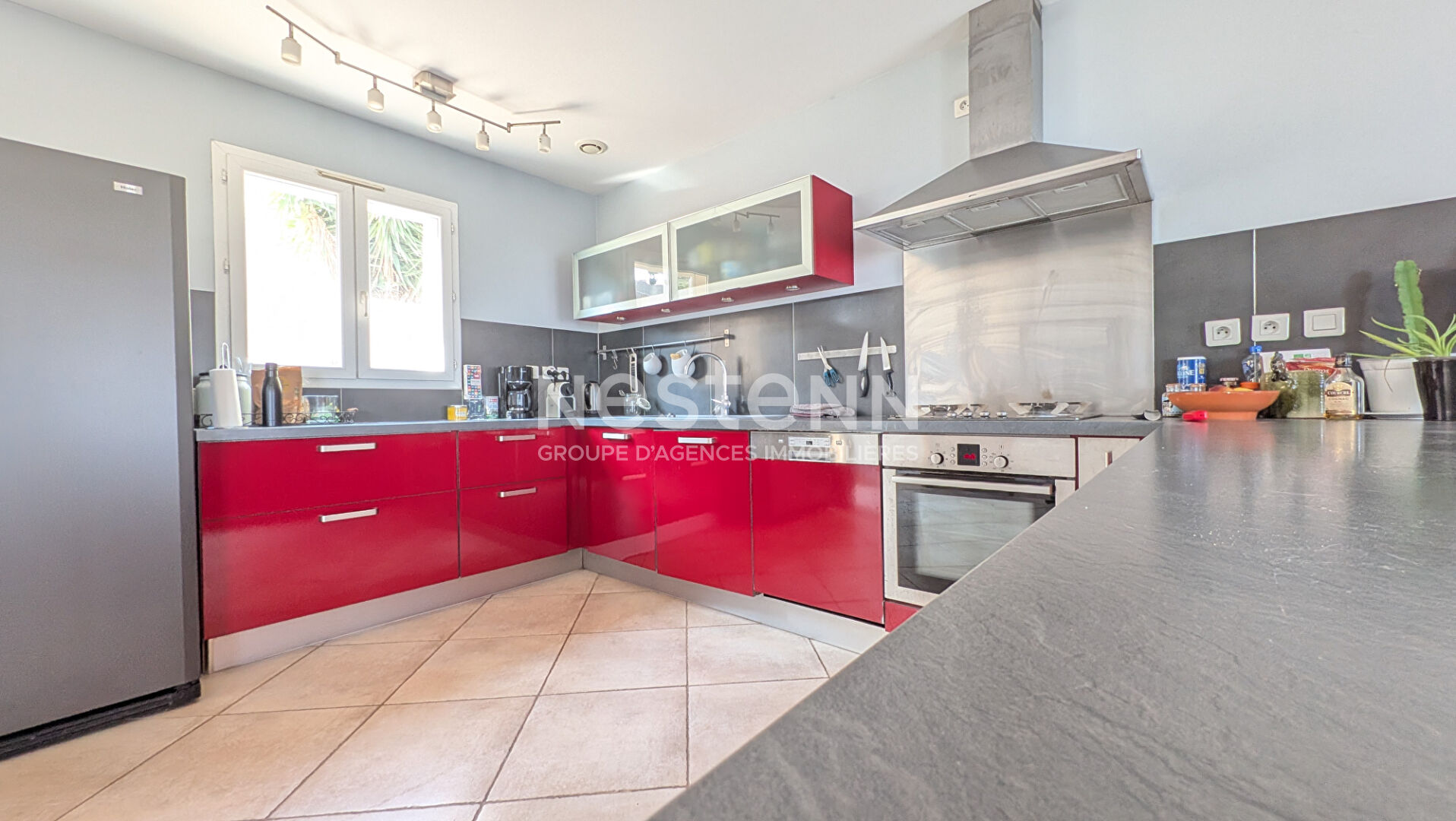 Sur les hauteurs de Biguglia villa  7 pièces de 177 m2 + sous sol aménageable