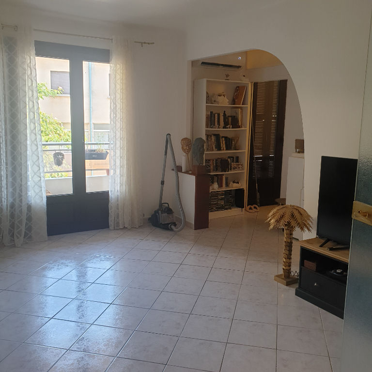 APPARTEMENT AVEC GARAGE CENTRE DE BIGUGLIA 20620