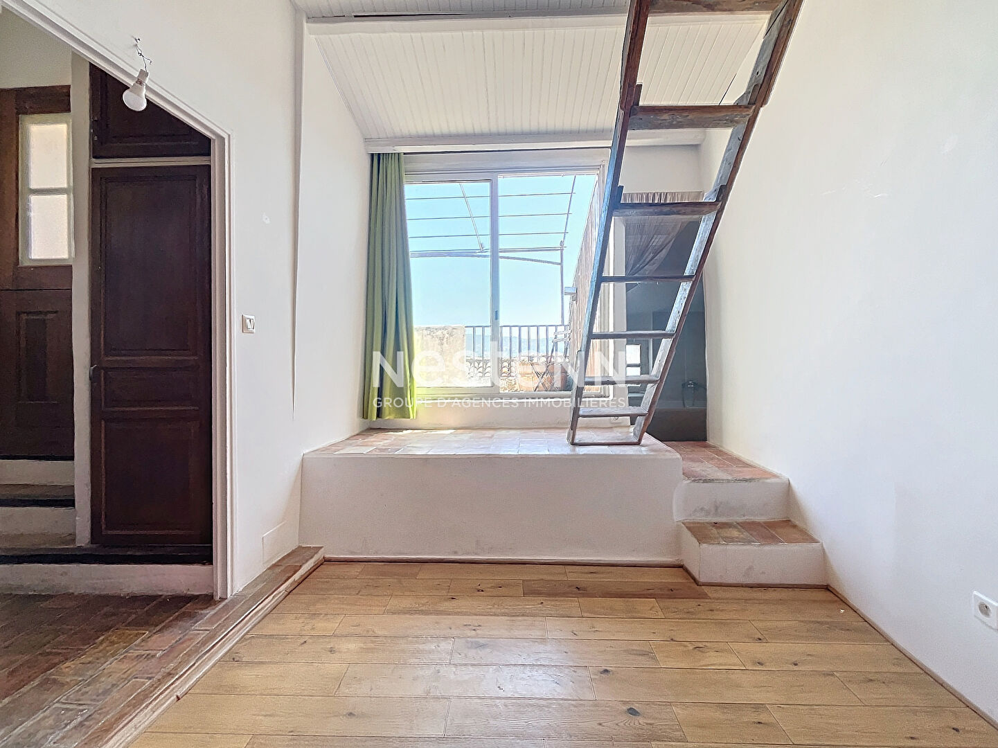 Exclusivité Cadenet - Maison de village de caractère 3 chambres, terrasse avec vue et cave