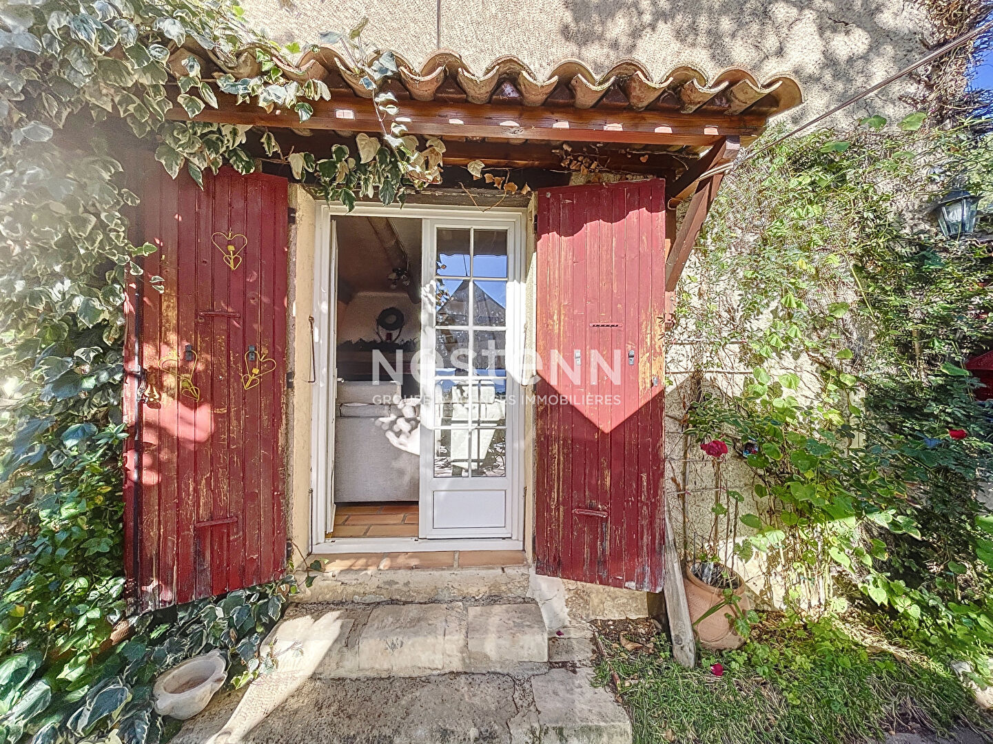 Mas Cucuron 150 m2 au pied du Luberon  sur une parcelle  de 4 hectares