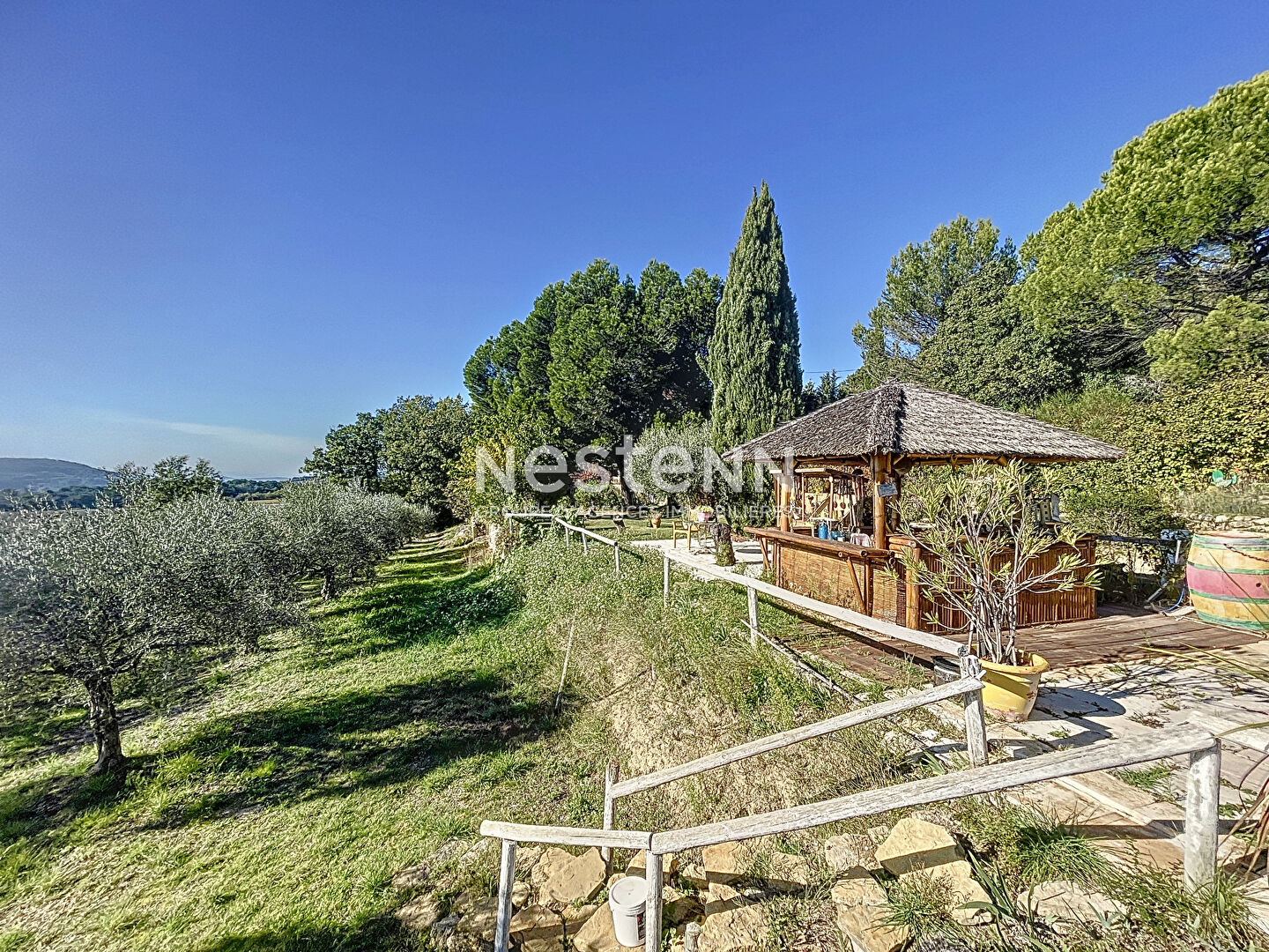 Mas Cucuron 150 m2 au pied du Luberon  sur une parcelle  de 4 hectares
