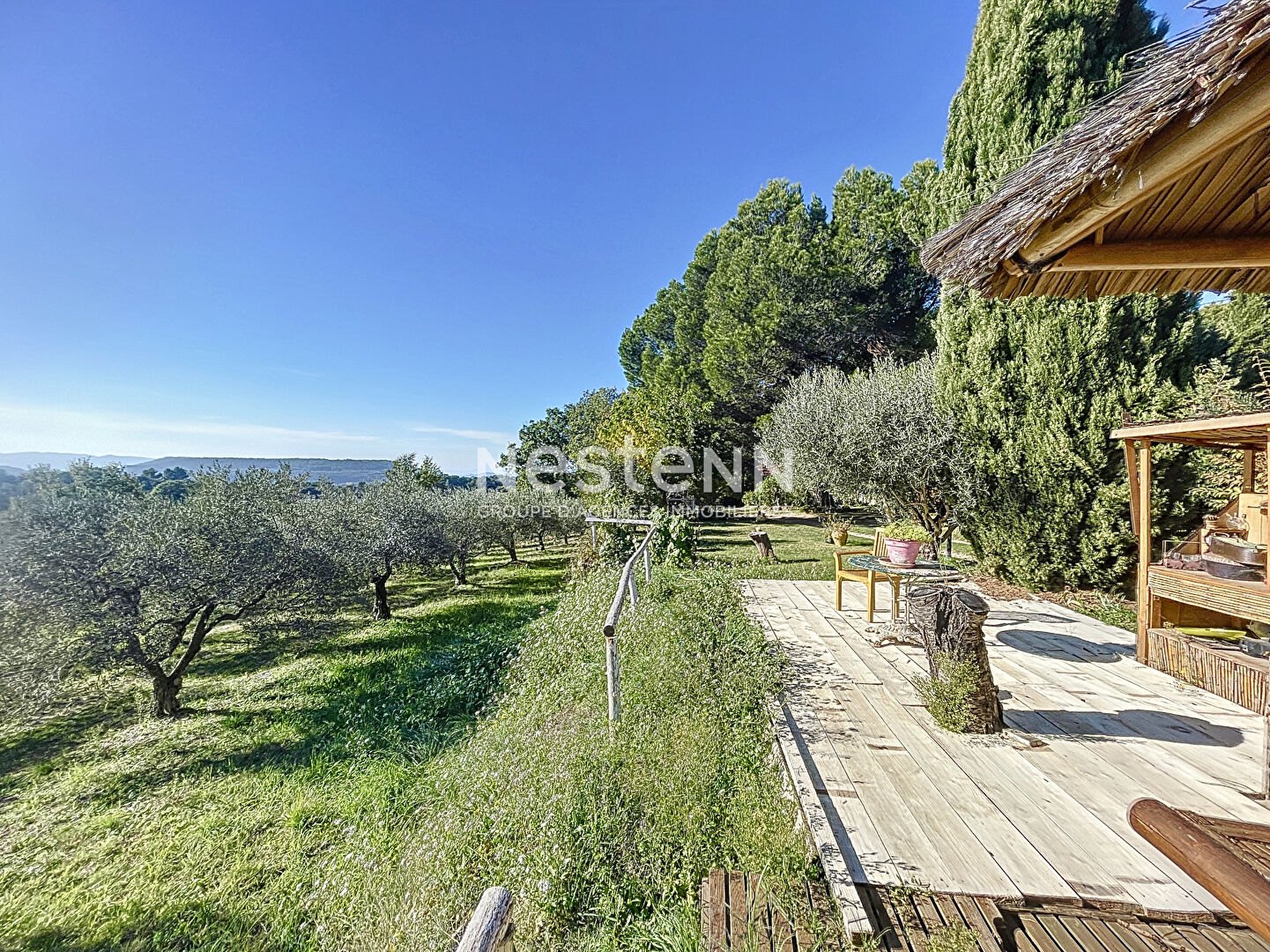 Mas Cucuron 150 m2 au pied du Luberon  sur une parcelle  de 4 hectares