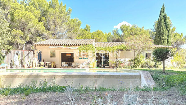 Vente par agence immobiliere à Saint cannat (13760)
