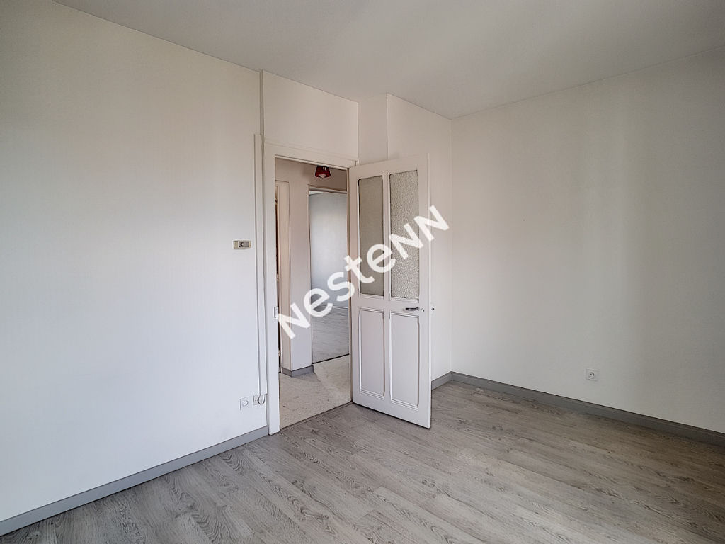 A LOUER-Bel appartement 2 P+C Dernier étage Lumineux GRENOBLE Alexandre Dumas