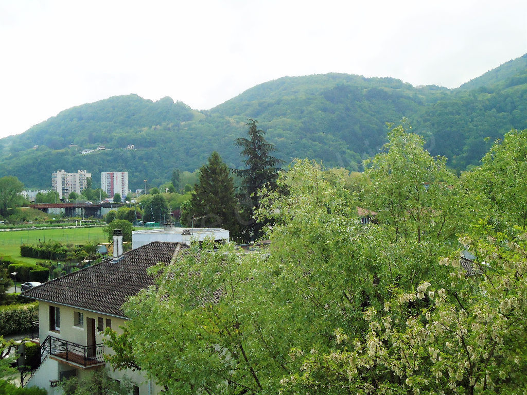 Appartement - 85 m² - SAINT MARTIN D HERES