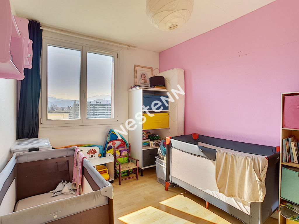 VENDU T5 - Appartement Grenoble  5 P+C Dernier étage avec cheminée et climatisation.