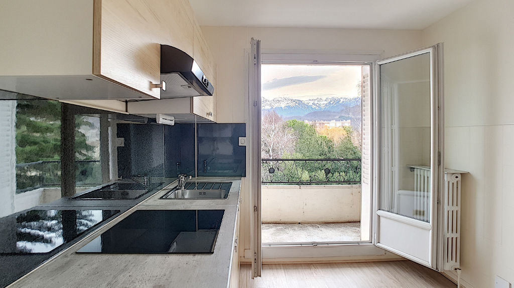 A LOUER-Trés beau 3P+C  Marcelin Berthelot  Larges balcons, belles vues