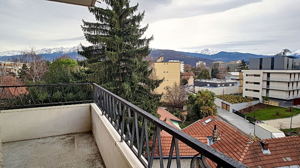 A LOUER-Trés beau 3P+C  Marcelin Berthelot  Larges balcons, belles vues