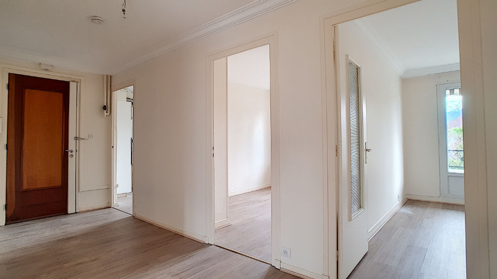 A LOUER-Trés beau 3P+C  Marcelin Berthelot  Larges balcons, belles vues